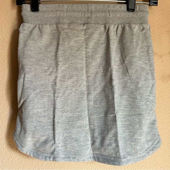 Converse girls size 10-12 knit skirt with adjustable drawstring - Picture 2 of 6